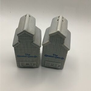 The Quaker Oats Co. Salt and Pepper Shakers
